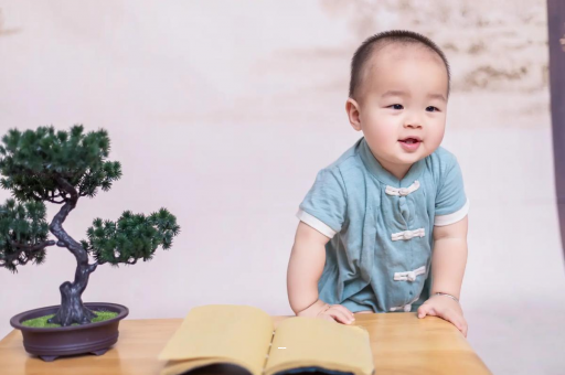自贡宝宝脸上小白点